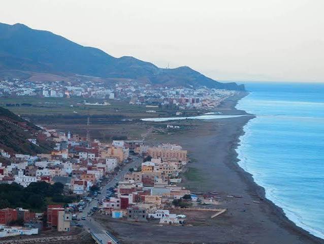Panorama du village au crépuscule